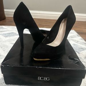 BCBG Nova Black Pump -size 7